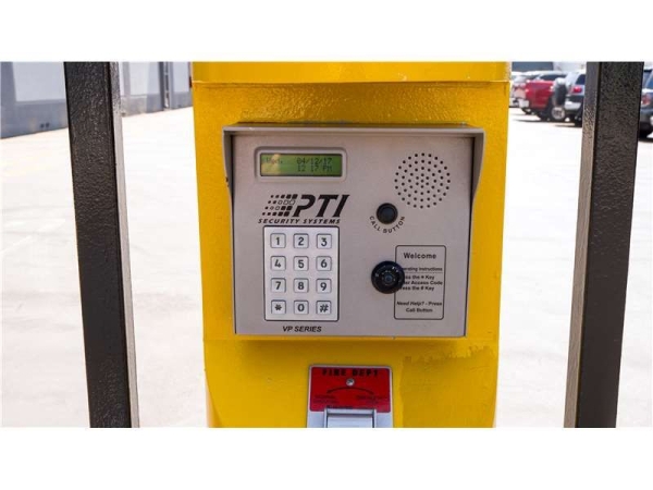 Facility photo: //images.sparefoot.com/medium/2009866994329aac641.jpg