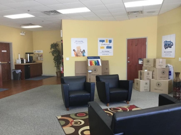 Storage Units at Life Storage - Chicago - 4500 West Grand Avenue - 4500 West Grand Avenue