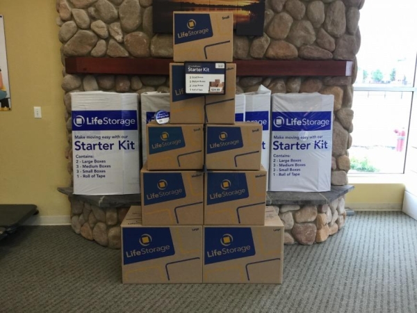 Storage Units at Life Storage - Chicago - 4500 West Grand Avenue - 4500 West Grand Avenue