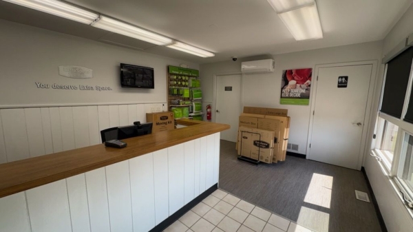 Facility photo: //images.sparefoot.com/medium/20126669ce5c022d9a5.jpg