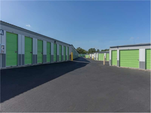 Facility photo: //images.sparefoot.com/medium/201277699433e2d393c.jpg