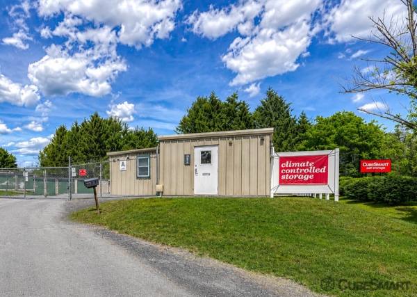 Facility photo: //images.sparefoot.com/medium/2013986a326ee3c571b.jpg