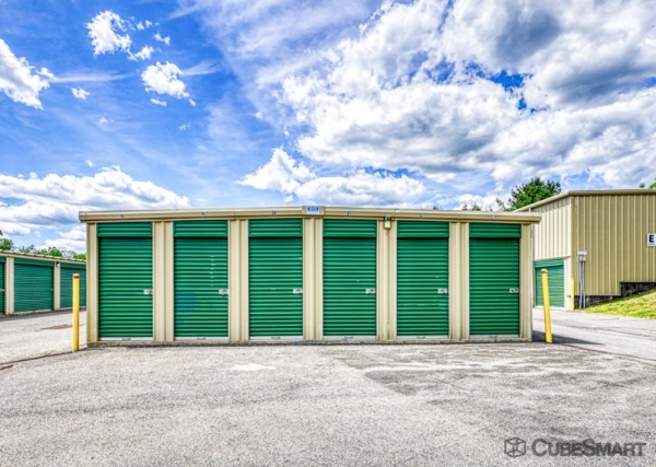 Facility photo: //images.sparefoot.com/medium/2013986a3650b610412.jpg