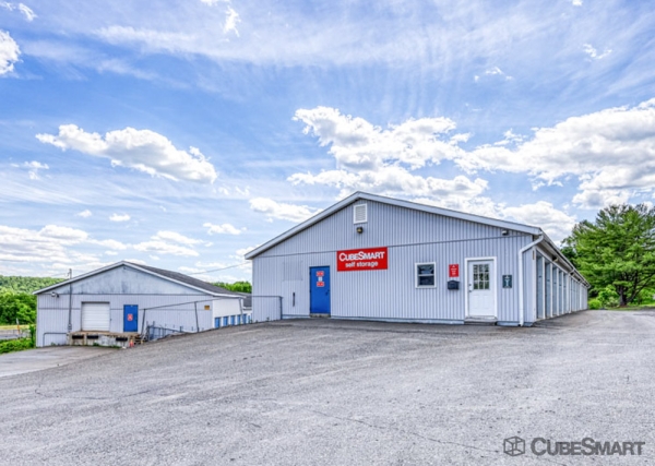 Facility photo: //images.sparefoot.com/medium/2013996a326f0018ee0.jpg