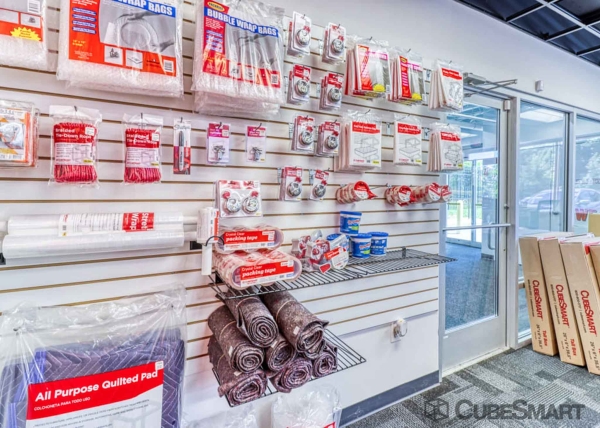 Facility photo: //images.sparefoot.com/medium/20140068663344b87c2.jpg