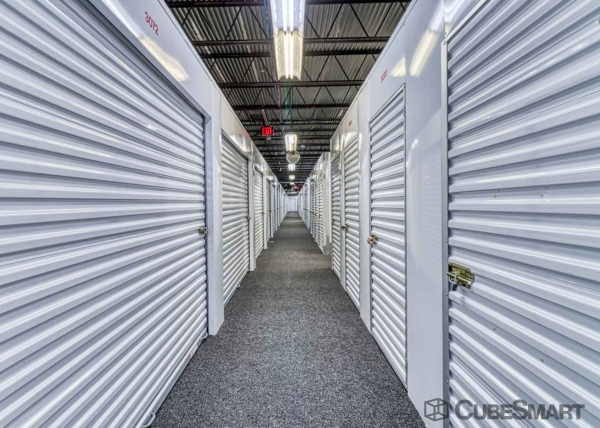 Facility photo: //images.sparefoot.com/medium/201400687f4900bc6db.jpg