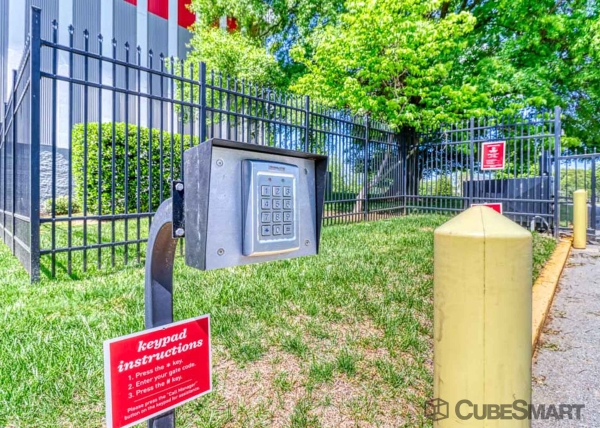 Facility photo: //images.sparefoot.com/medium/201400695f72d405a41.jpg