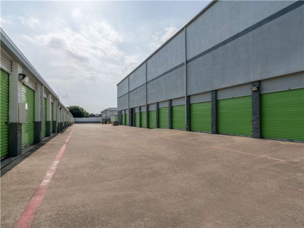 Facility photo: //images.sparefoot.com/medium/201453699432e4d81ee.jpg