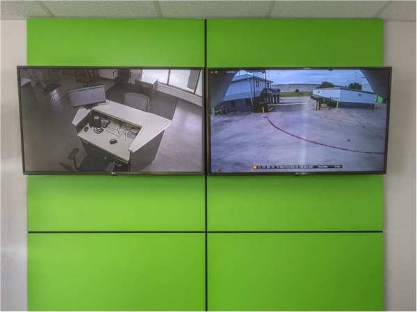 Facility photo: //images.sparefoot.com/medium/201453699432e7206ff.jpg