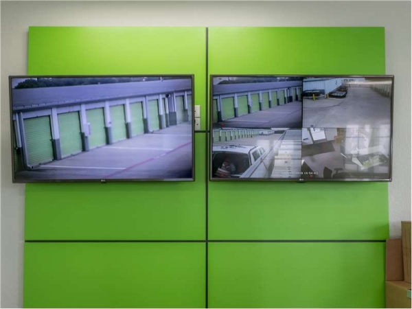 Storage Units at Extra Space Storage - 1496 - Grand Prairie - 2750 N State Hwy 360 - 2750 North State Highway 360 Service Road East