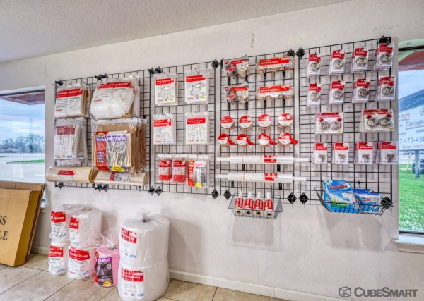 Facility photo: //images.sparefoot.com/medium/20158369f7111fb2738.jpg