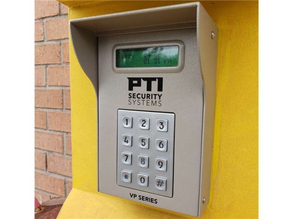 Storage Units at Extra Space Storage - 8613 - Houston - Beechnut Street - 10220 Beechnut Street