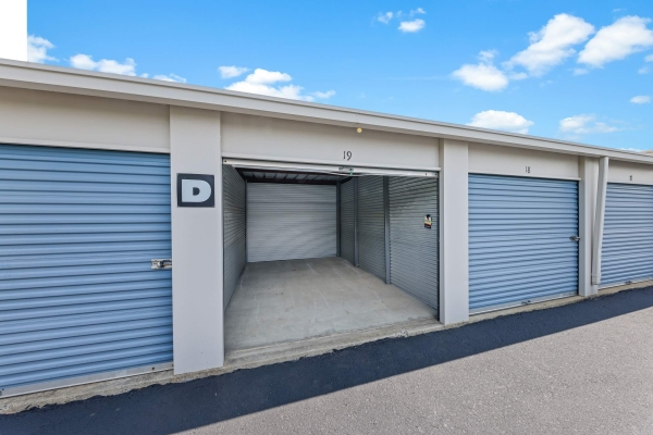 Facility photo: //images.sparefoot.com/medium/201649686e85ef632e7.jpg