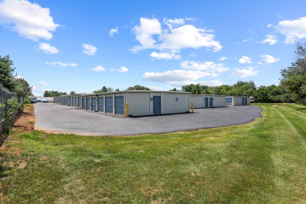 Facility photo: //images.sparefoot.com/medium/201649686e85f402423.jpg