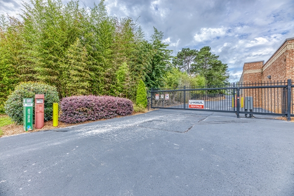 Storage Units at Peachtree Parkway Self Storage - 1030 Peachtree Parkway