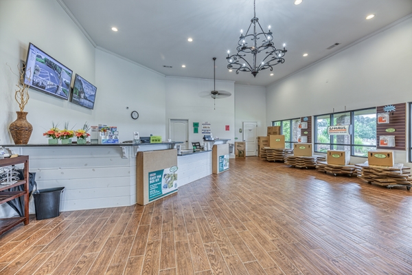 Storage Units at Peachtree Parkway Self Storage - 1030 Peachtree Parkway