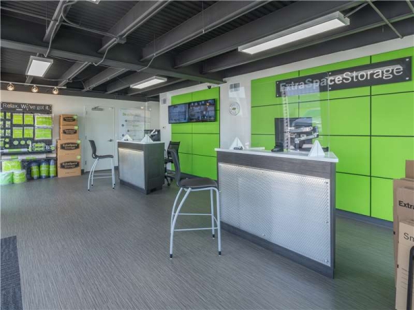 Storage Units at Extra Space Storage - 1387 - San Antonio - DeZavala Rd - 4515 De Zavala Road