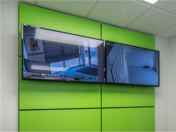 Storage Units at Extra Space Storage - 1491 - San Jose - Charter Park Dr - 3510 Charter Park Drive