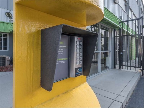 Storage Units at Extra Space Storage - 1491 - San Jose - Charter Park Dr - 3510 Charter Park Drive