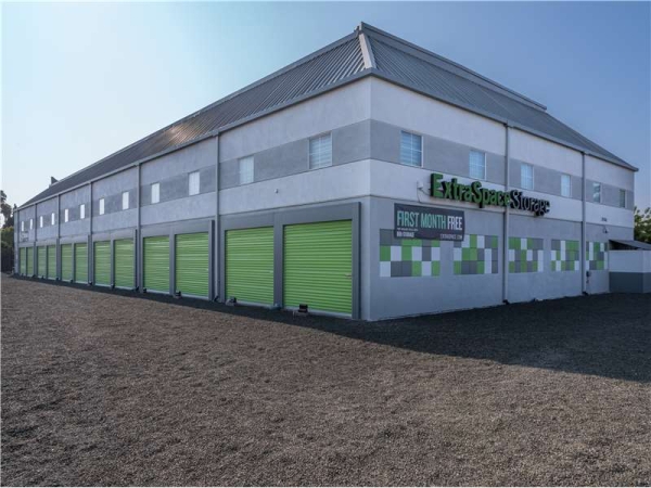 Storage Units at Extra Space Storage - 1491 - San Jose - Charter Park Dr - 3510 Charter Park Drive