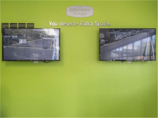 Facility photo: //images.sparefoot.com/medium/20177669943398ad1ff.jpg