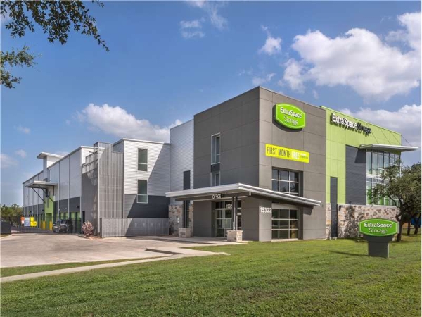 Storage Units at Extra Space Storage - 1597 - San Antonio - San Pedro Ave - 15322 San Pedro Avenue