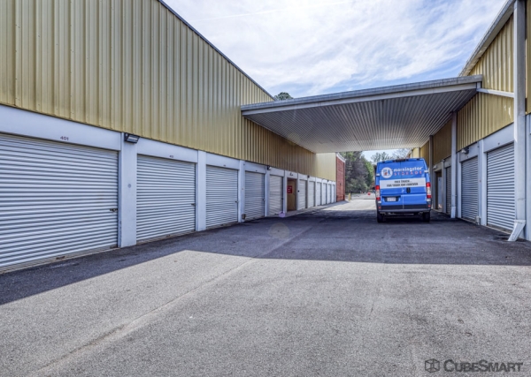 Facility photo: //images.sparefoot.com/medium/20182769e099f7ca81d.jpg