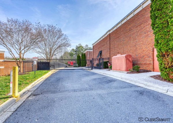 Facility photo: //images.sparefoot.com/medium/20182769e099fa4d541.jpg