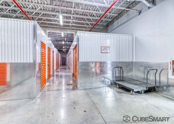 Facility photo: //images.sparefoot.com/medium/20193369fc3aba26880.jpg