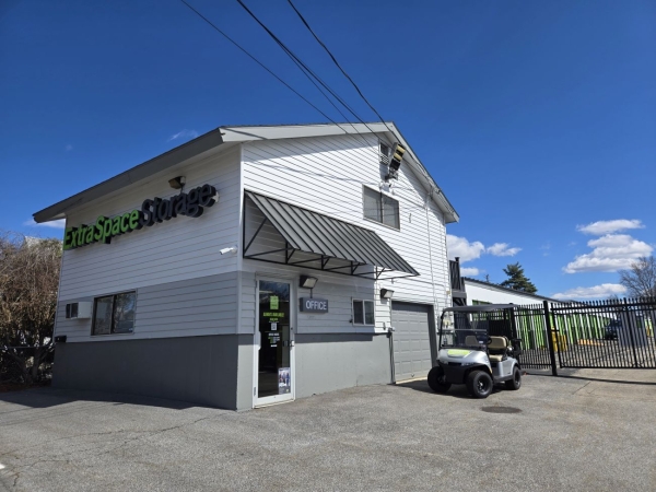 Facility photo: //images.sparefoot.com/medium/20199569e0d12315bbc.jpg