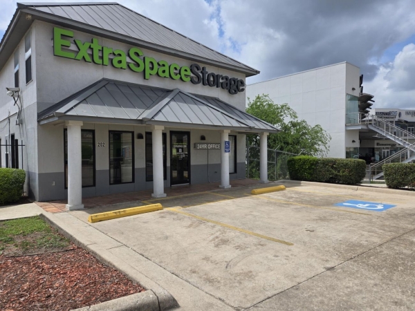 Storage Units at Extra Space Storage - 1839 - San Antonio - Loop 1604 W - 202 North Loop 1604 West