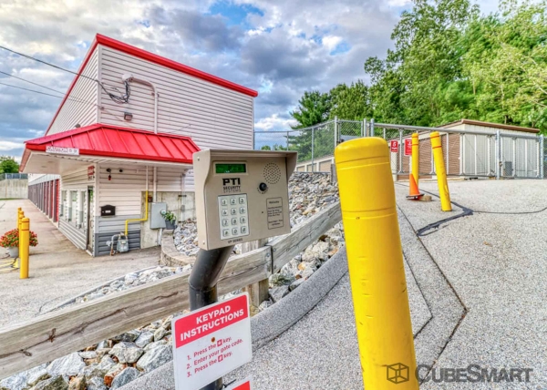 Facility photo: //images.sparefoot.com/medium/20205969031f6a93c2d.jpg