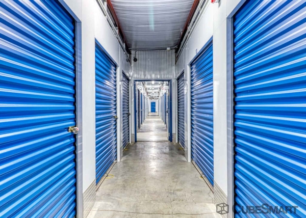 Facility photo: //images.sparefoot.com/medium/202059691edea70de4f.jpg