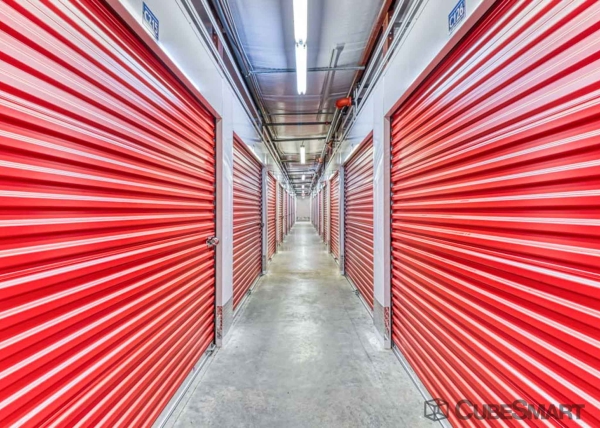 Facility photo: //images.sparefoot.com/medium/2020606881e94f1fc0c.jpg