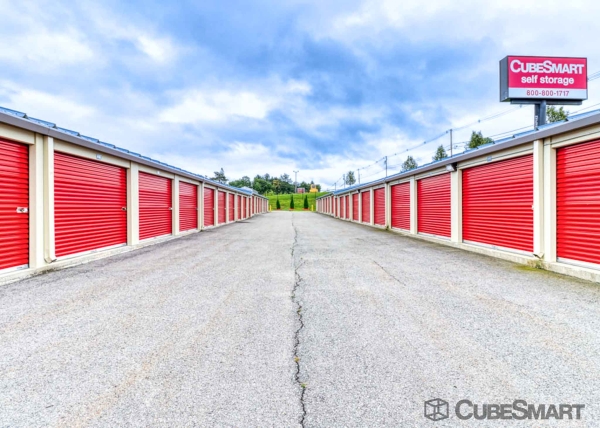 Facility photo: //images.sparefoot.com/medium/202060688c6f1ea605e.jpg