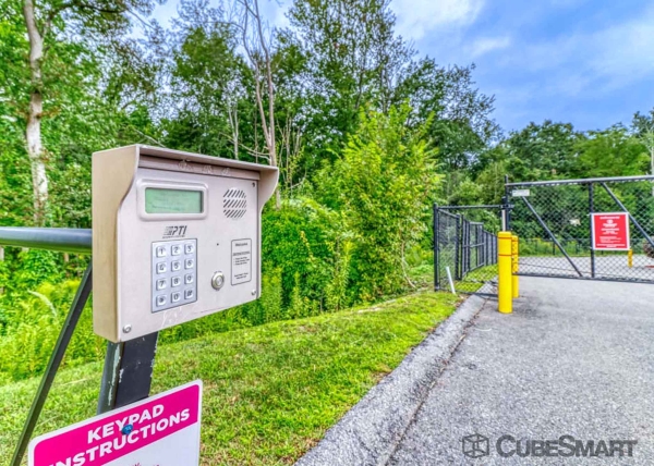 Facility photo: //images.sparefoot.com/medium/20206069787f70e338a.jpg