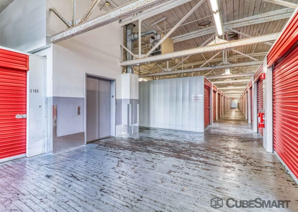 Facility photo: //images.sparefoot.com/medium/2020626978800770003.jpg