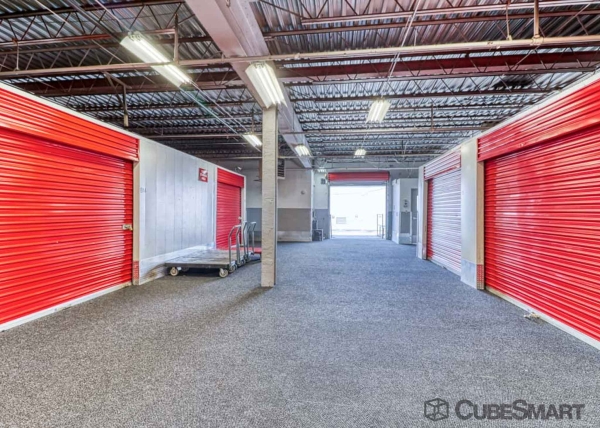 Facility photo: //images.sparefoot.com/medium/2020626a195000a488d.jpg