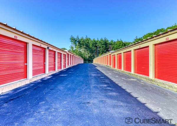 Facility photo: //images.sparefoot.com/medium/202063686f74d428833.jpg