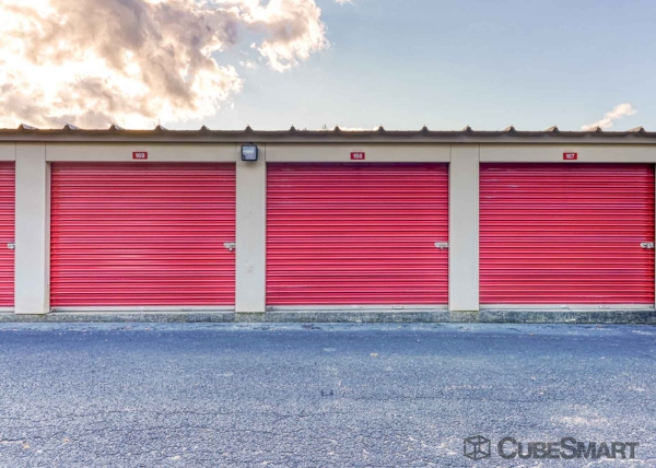 Facility photo: //images.sparefoot.com/medium/202063686f74d6556ef.jpg