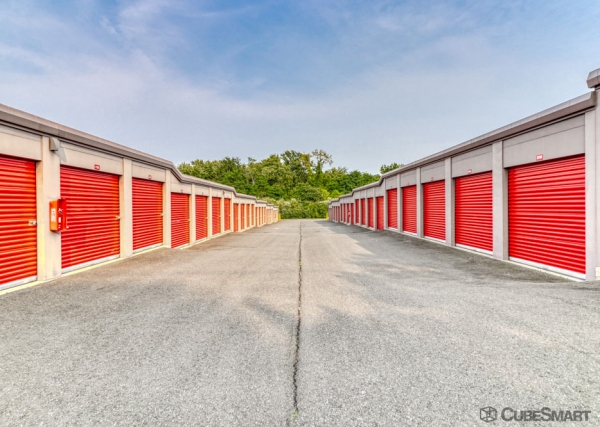 Facility photo: //images.sparefoot.com/medium/202066686f6424bd206.jpg