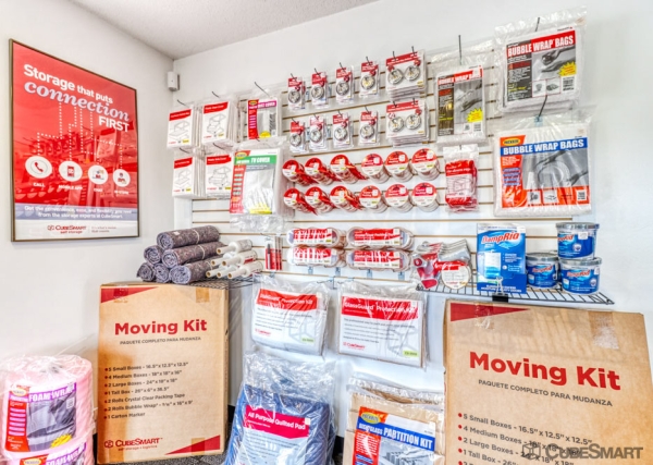 Facility photo: //images.sparefoot.com/medium/202067695f61c0840a1.jpg