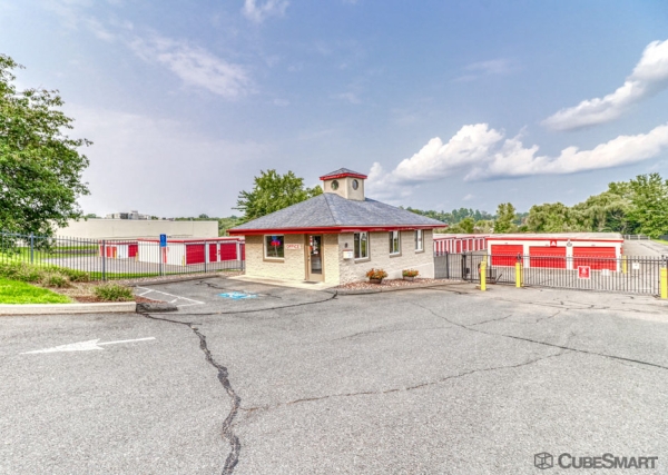 Facility photo: //images.sparefoot.com/medium/202067698992b736dd6.jpg