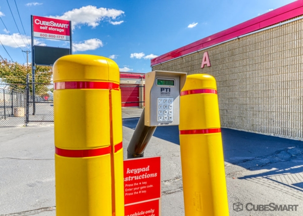 Facility photo: //images.sparefoot.com/medium/20206868663e63e2d18.jpg