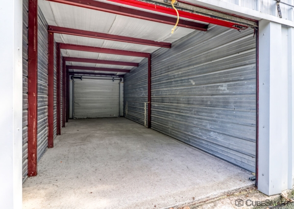 Facility photo: //images.sparefoot.com/medium/202070691f0553d8988.jpg