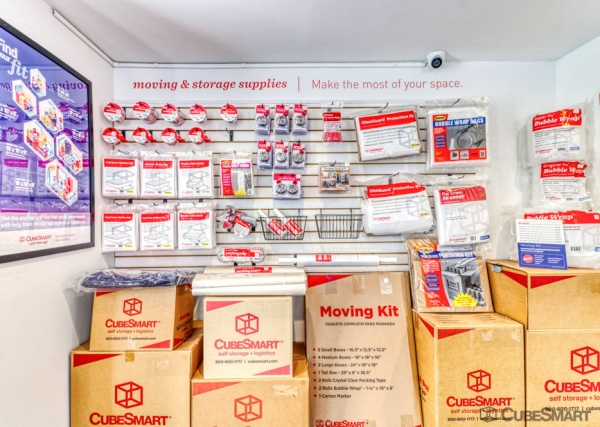 Facility photo: //images.sparefoot.com/medium/20207069e0b30a85520.jpg