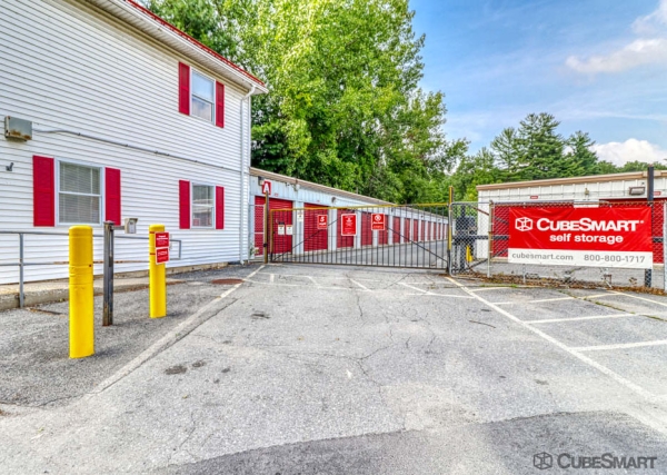 Facility photo: //images.sparefoot.com/medium/20207069f7155fba223.jpg