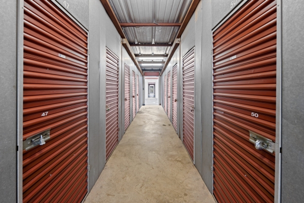 Facility photo: //images.sparefoot.com/medium/202168689de66b46f22.jpg