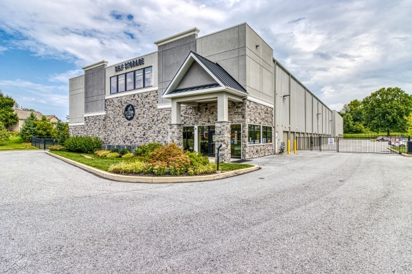 Facility photo: //images.sparefoot.com/medium/2021695f6cd140e470d.jpg