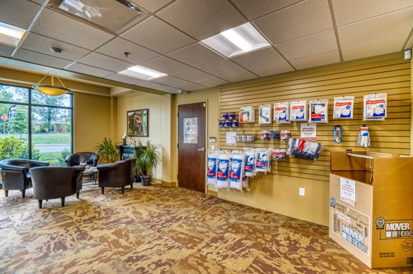 Facility photo: //images.sparefoot.com/medium/2021695f6cd14bbaf07.jpg